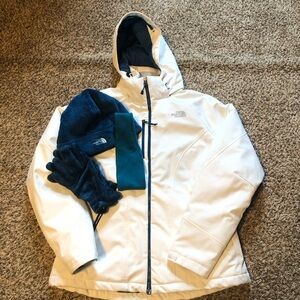 The North Face Winter Coat White and Accessories Teal